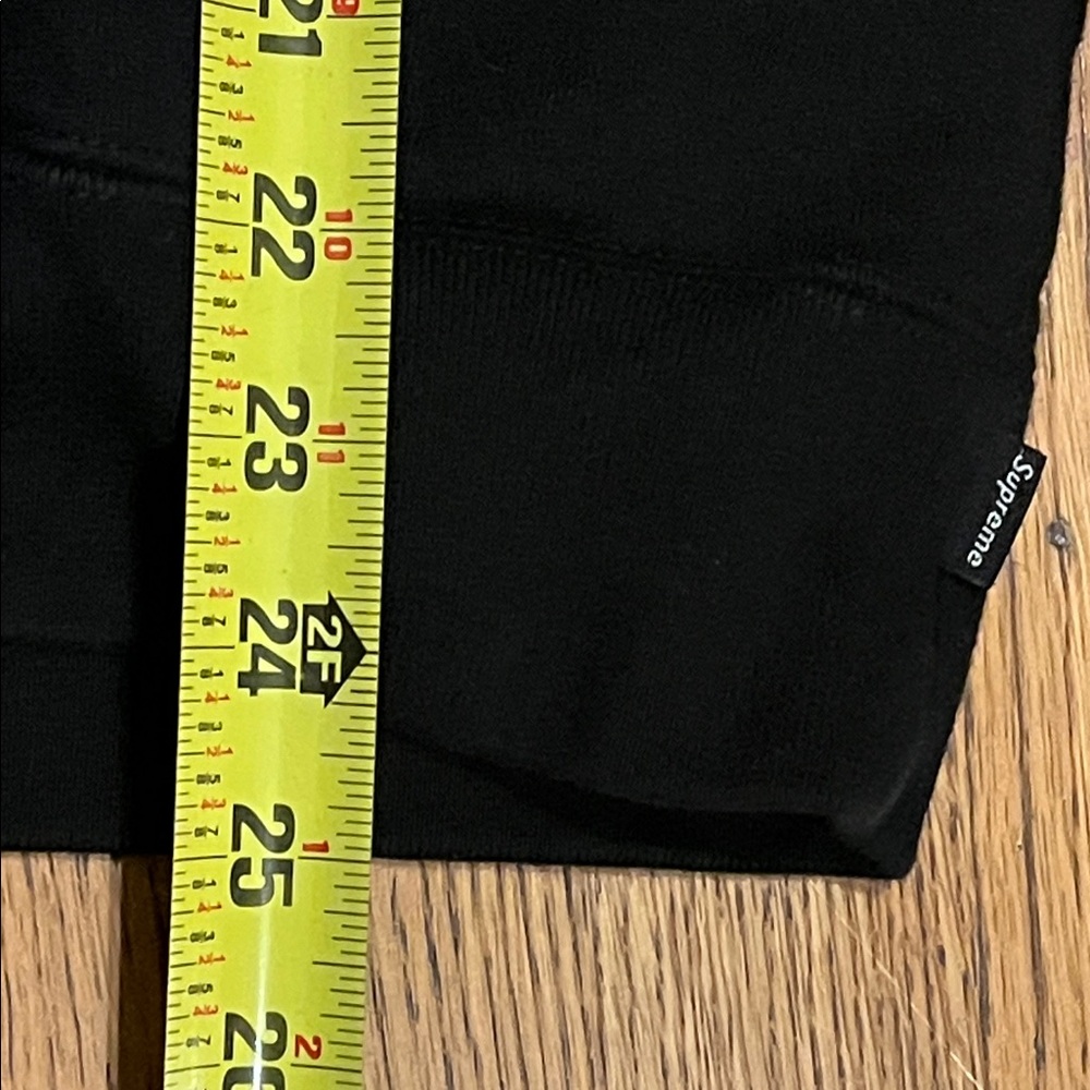 Supreme Sweatshirt - Picture 4 of 9